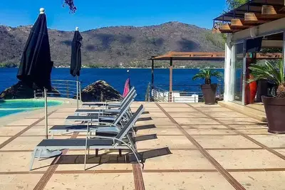 Image de Cabin in the Middle of the Forest and Lake - Pool