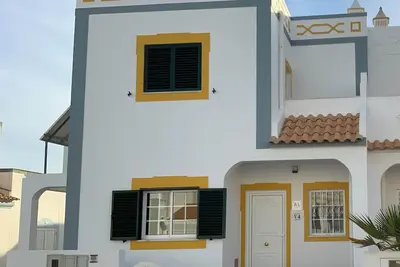 Image de Villa Safira de 3 chambres Ă seulement quelques pas de la plage de Praia da Lota