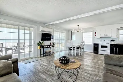 Image de Abundance on the rocks Oceanfront Villa