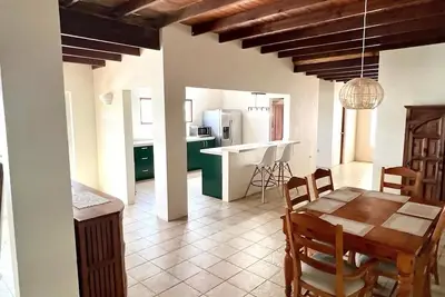 Image de Newly updated 3bd 2ba House, close to Palm Beach, shops and dining