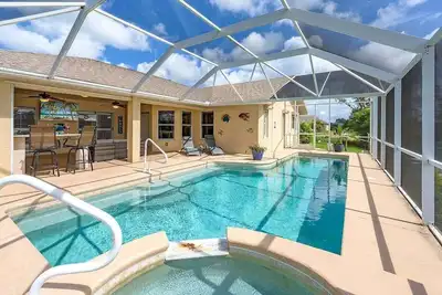 Image de Laguana - Heated Salt Water Pool and Pool Table