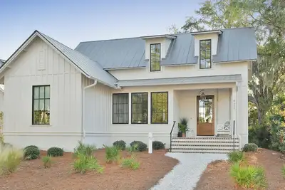 Montage 4br, Detached Carriage House w\/Porch, Grill, Moreland Village Home 5737