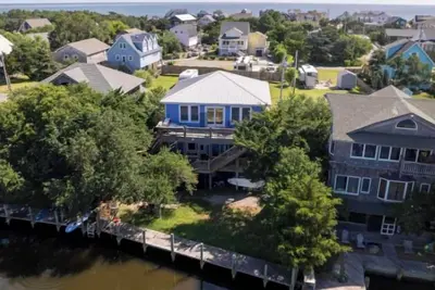 Image de Paws and Relax: Pet Friendly, Canalfront with boat dock