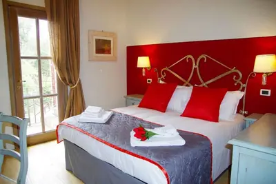 Leone - Room with double bed