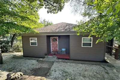 Image de 2 bed 2 bath lakefront cabin on beautiful Norris Lake