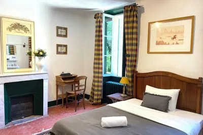 Image de Chambre d'hôtes dans une ancienne bâtisse au milieu d'un sublime parc arboré(1)