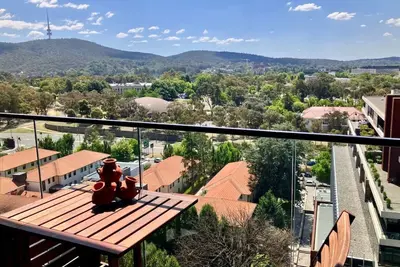 Image de New to Vrbo: Sky-high Apartment near Anu & City