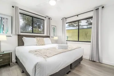 Image de New to Vrbo: Renovated Townhouse Close to the Cbd and Schools