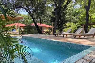 Image de Eco Lodge, 2 bedrooms, outdoor kitchen & refreshing pool in haven of tranquility