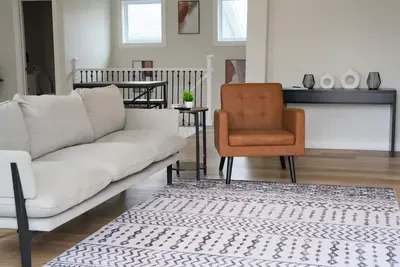 Image de Modern & Cozy Haven ~ Close to Downtown!