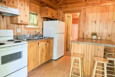 Image de Cabin_Tucked inside the Pine trees_Cabin 11