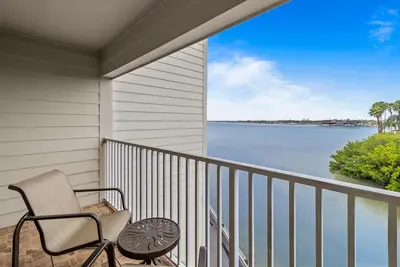 Image de 1br Condo w/ Balcony, Pool Bar, & Beach