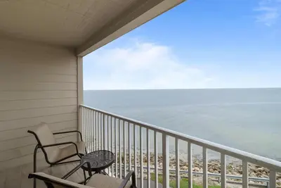 Image de 2br Condo w/ Bay View, Full Kitchen & Pool