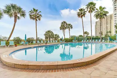 Beachfront Clearwater Condo w/ Pool & Hot Tub