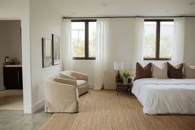 Image de Dreamy Mid-Century Modern Pad