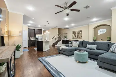 Image de 3-story Luxury: Webster's Finest