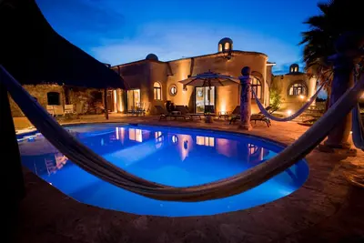 Image de Luxury Villa, heated pool, private tennis/pickleball court\n