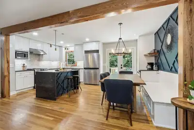 Image de 3bd 3bth w/ in house gym & fenced in backyard