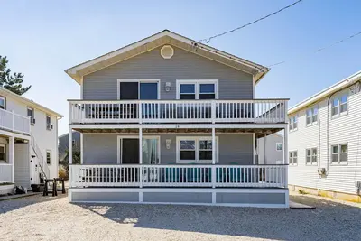 Image de 4 Houses to the beach - Updated Duplex -