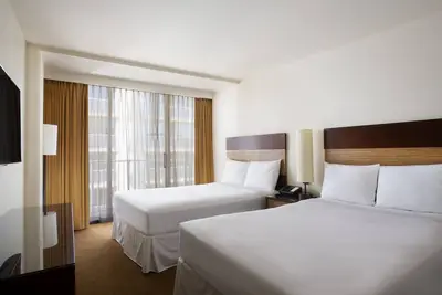 Image de 2x Partial Ocean View Two Doubles Room at Park Shore Waikiki