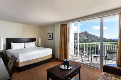 Image de 2x Diamond Head Ocean View Suite 1 King Room at Room at Park Shore Waikiki