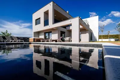 Image de Superbe maison à Debeljak