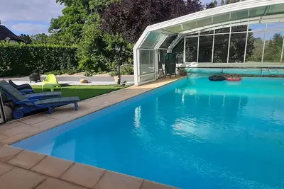 Image de Maison avec piscine a coté du circuit des 24h et du pole européen du cheval