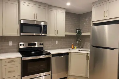 Image de Brand New Cozy Luxury Suite - Perfect Getaway!