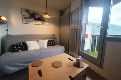 Image de Studio 4 Personen mit Blick auf das Tal