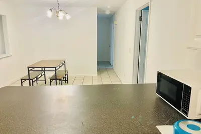 Image de Affordable centrally located long term room