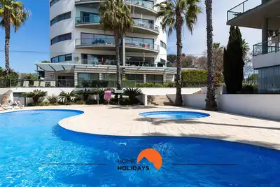 Image de #231 Cavalo Preto B102 by Home Holidays