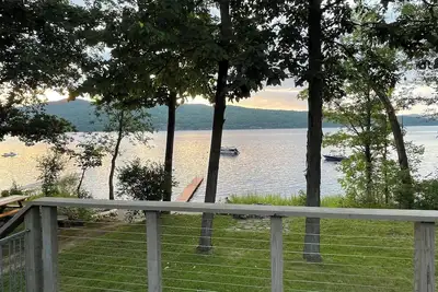 Image de Lake front year round home on beautiful Willsboro Bay, Lake Champlain