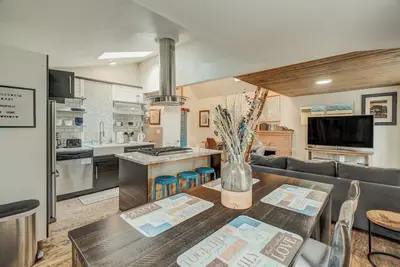 Image de Pet Friendly Centrally Located Home With Yard!