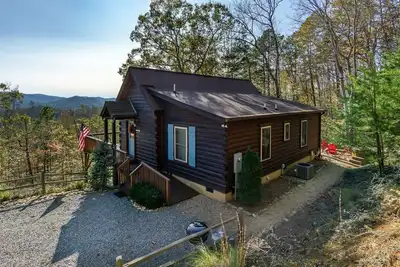 Image de Annie's Cabin | Pet Friendly | Mountain View | Hot Tub | Fire Pit