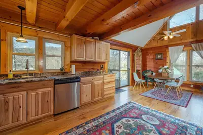 Image de Cozy Cove Cabin | Pet Friendly & Creek Access