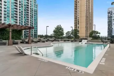 Image de Executive & Luxurious 1br Apartment in the heart of Buckhead - Lenox Mall View