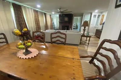 Image de Spacious 5-bedroom house near Everything in terrific Bowling Green