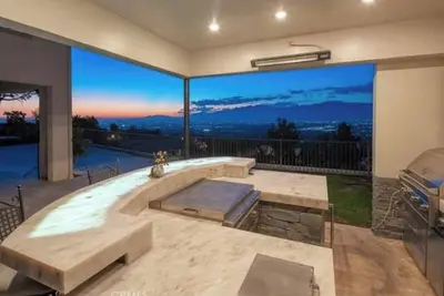 Image de Luxury House/ City View /Village