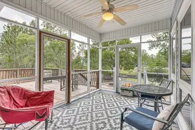 Image de Family-Friendly Harrells Home w\/ Fire Pit + Kayaks