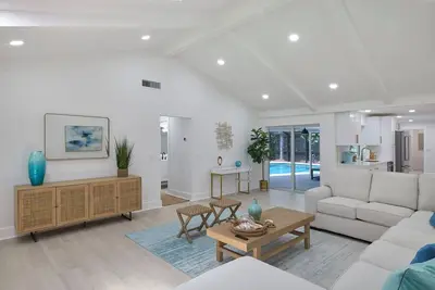 Image de Sea Glass Villa-Executive Pool Home on Golf Course