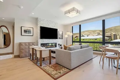 Image de One Riverfront Condo 307
