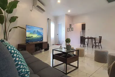 Image de Whole house with Easy Access to the Beach, City, Hiking, and Diving Spots