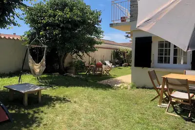 Image de Un jardin à la plage sur l'île d'Oléron. Surf, vélo, huîtres; 4 pers. + animal
