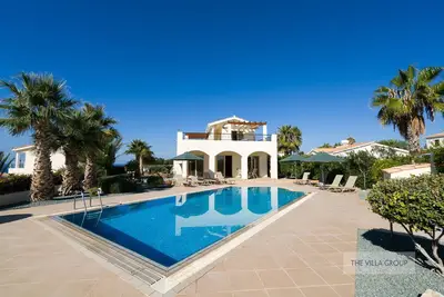 4 bedroom villa with pool in the beautiful sea caves, walk to a small beach