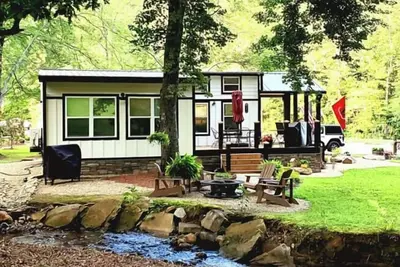 Image de Sugar Shack - 15% Off in April – See Details Below