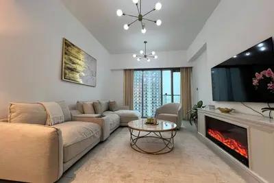 Image de Stylish, Spacious 2 Bdr Apartment