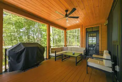 Image de New! Villa Del Sol: Lake Area, Hot Tub, Fireplace, Grill!