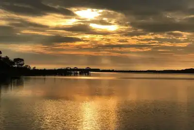 Image de Monthly rental on the water!