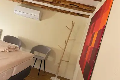 Image de Wunderschöne Ferienwohnung im Zentrum von Triest für 4 bis 5 Personen