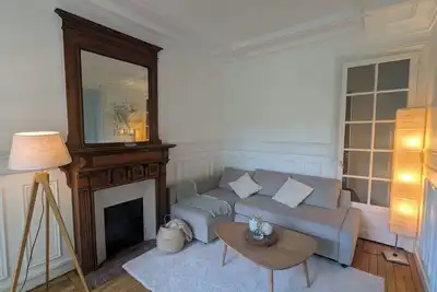 Image de À 1min du métro, superbe appartement central haussmannien, ascenseur, 2-6p